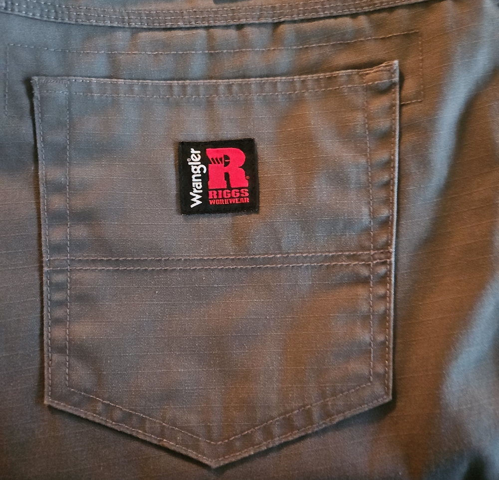 NWOT! Wrangler Riggs Workwear Gray Pants with Red Logo